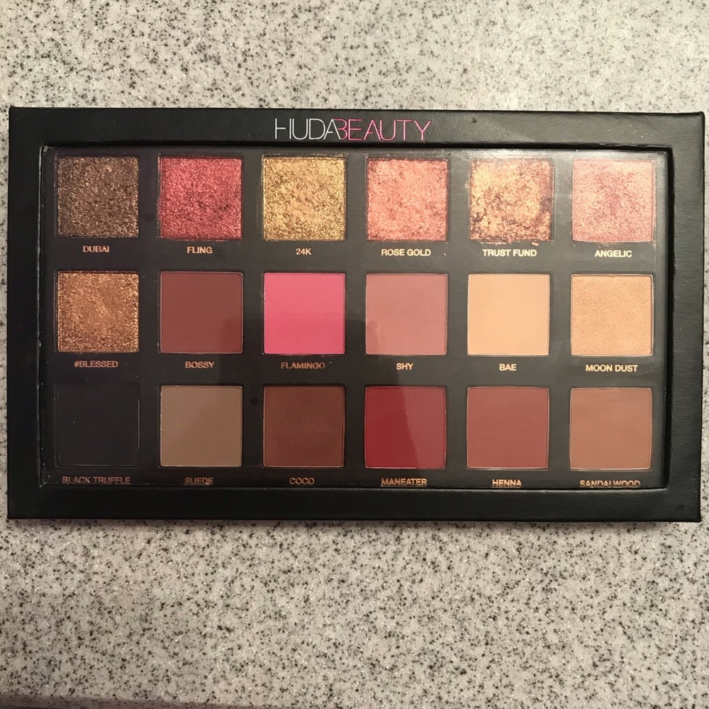 HUDA Beauty Rose Gold Eyeshadow Palette!
